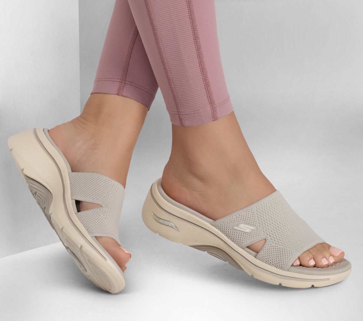 Skechers Women | GO WALK Arch Fit 2.0 Sandal - Dakota