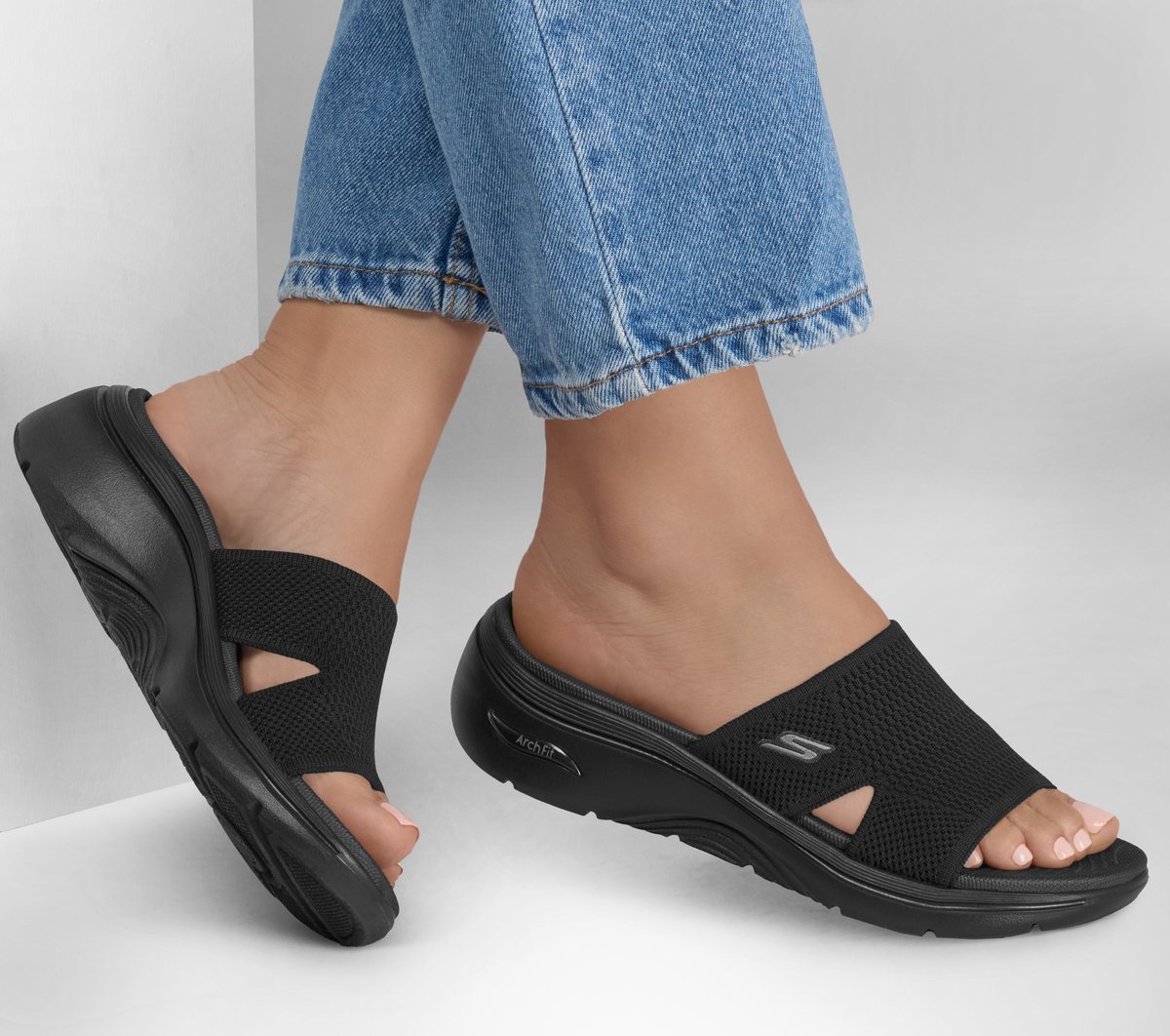 Skechers Women | GO WALK Arch Fit 2.0 Sandal - Dakota