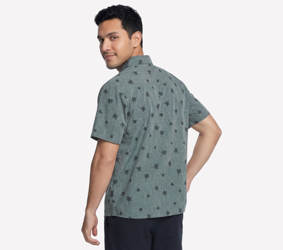 Skechers Men | The GO WALK Air Printed Short Sleeve Shirt
