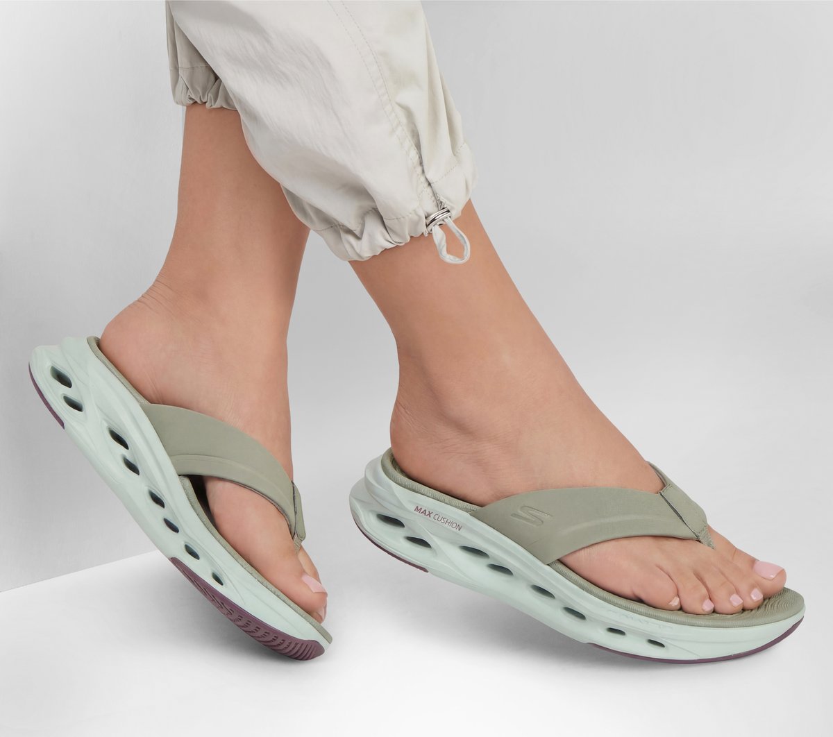 Skechers Women | Max Cushioning Glide-Step Sandal - Audra