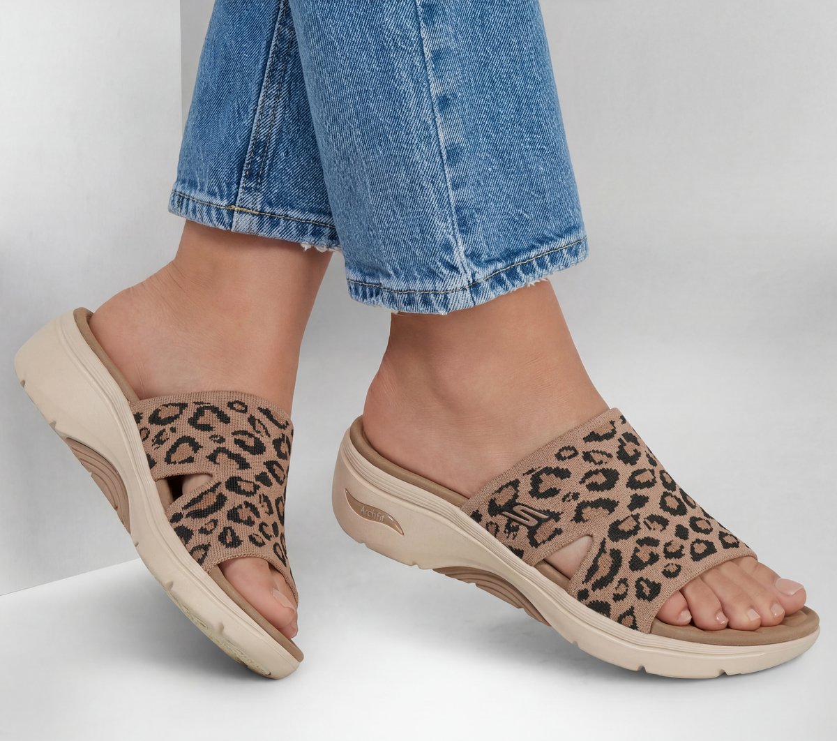 Skechers Women | GO WALK Arch Fit 2.0 Sandal - Remi