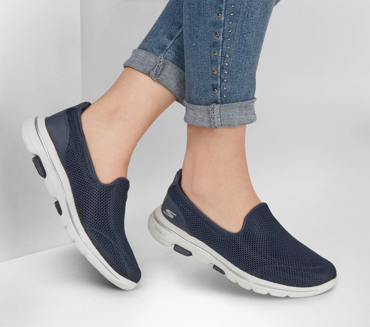 NAVY / WHITE,6.0,Medium