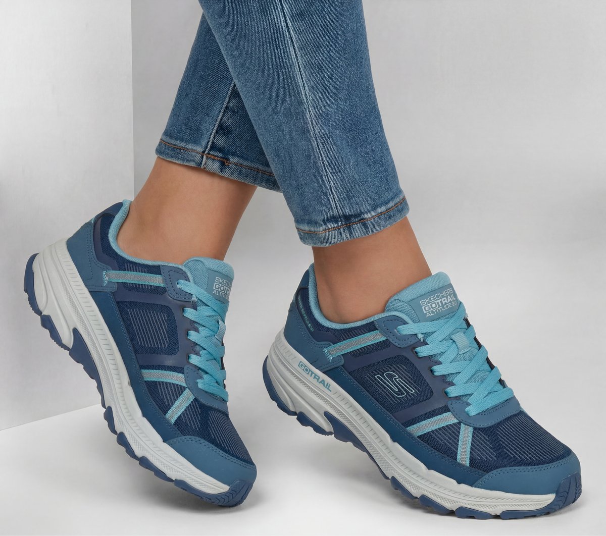 Skechers Women | GO RUN Trail Altitude 2.0 - Red Rock
